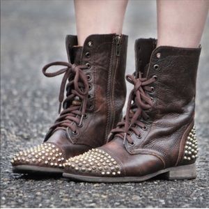 Steve Madden Tarnney leather studded boots size 7